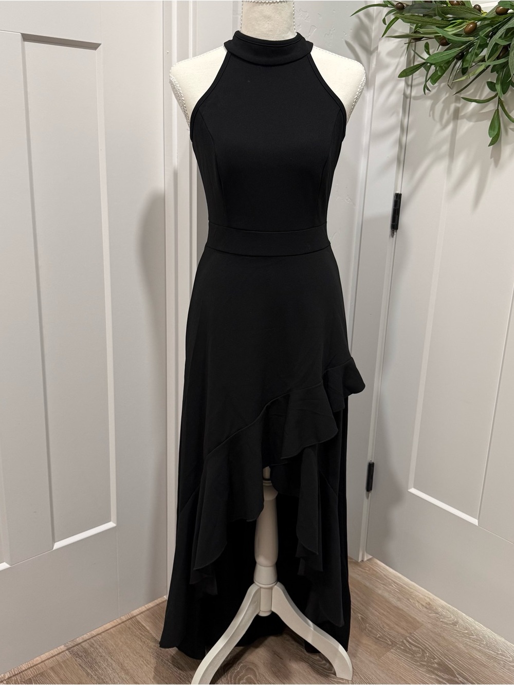 Elegant Black Sleeveless Halter Dress